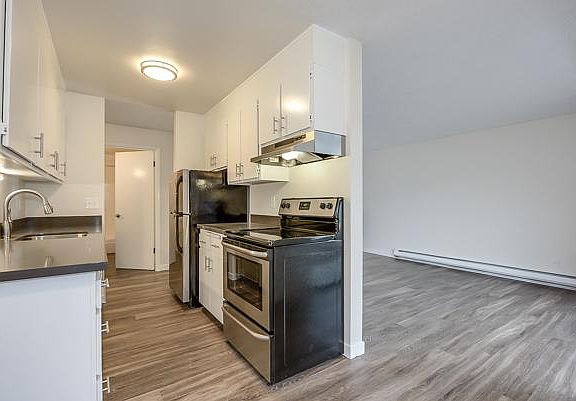 4th image of 425 Malden Ave E APT 104