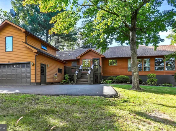 26 Powhatan Trl, Hedgesville, WV 25427