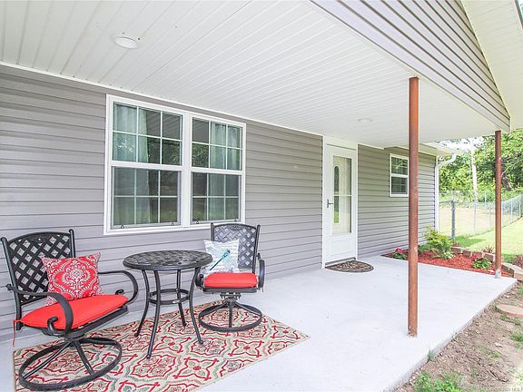 5th image of 1441 Bluebird Dr
