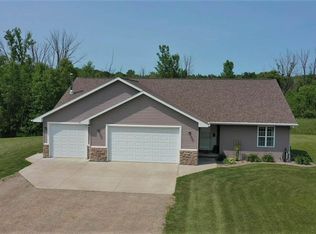 5350 Little Dove Ln, Little Suamico, WI 54141