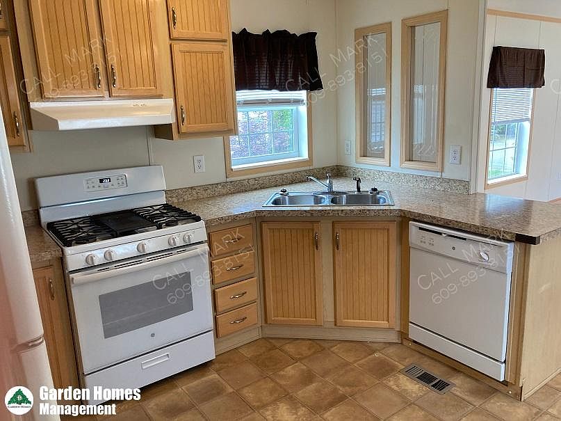 1st image of 8 Starling Ln