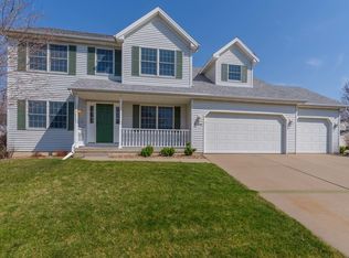 3138 Auburn Rd, Bloomington, IL 61704