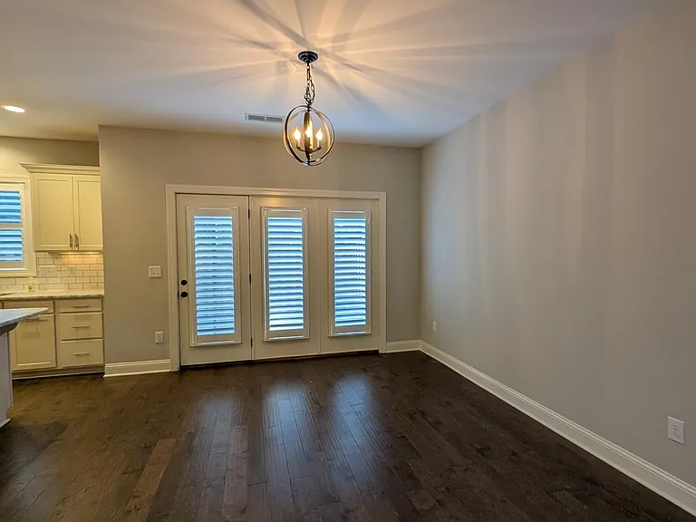 129 Pinebranch Ct — Photo 3