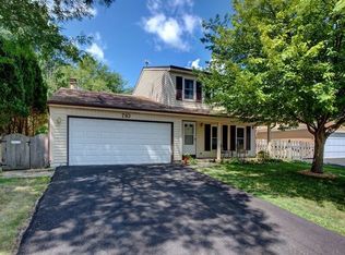 710 Sand Creek Dr, Carol Stream, IL 60188