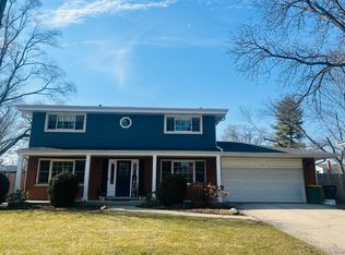 1910 Heather Ln, Northbrook, IL 60062