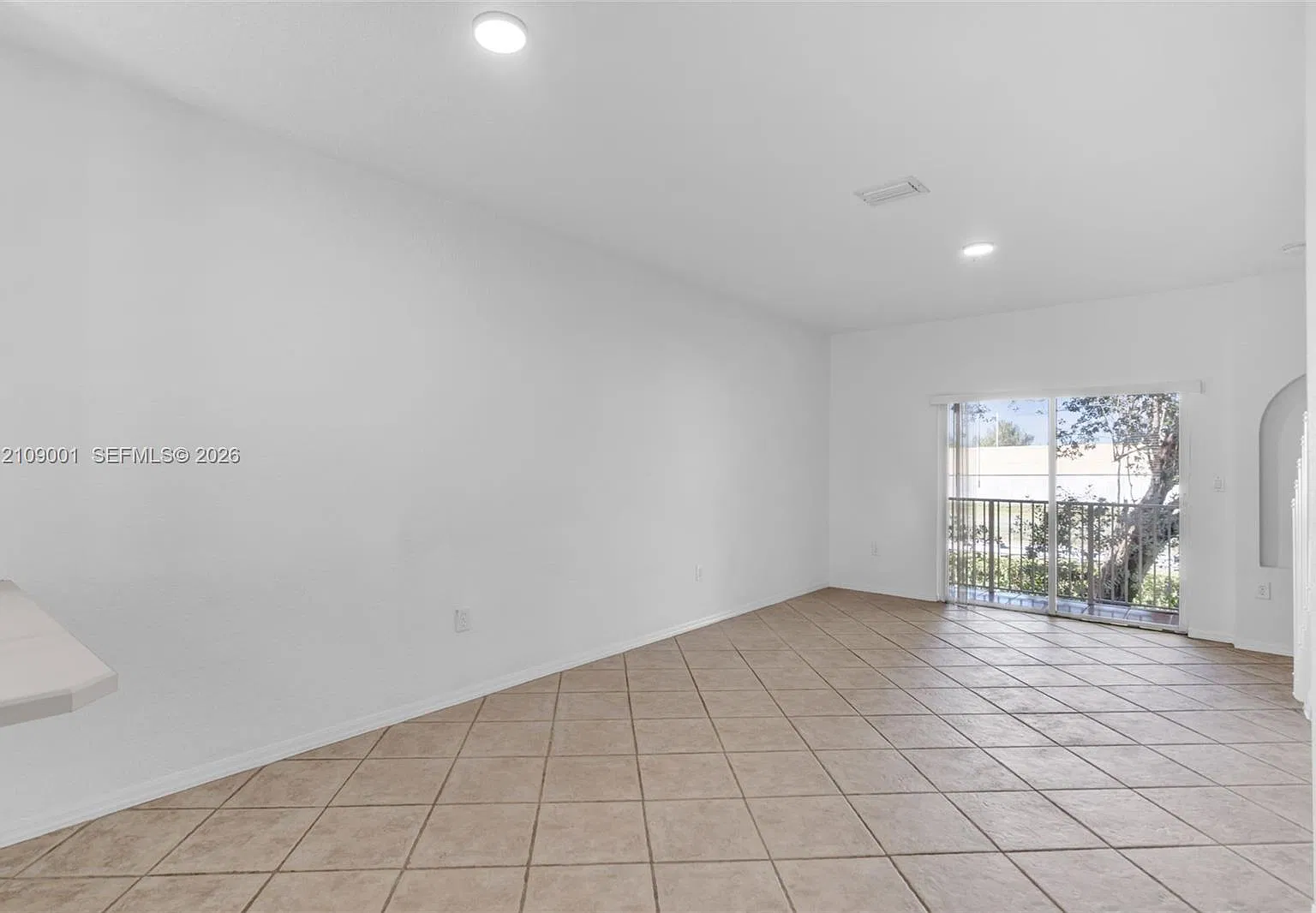 Las Brisas At Doral Condo — Photo 4