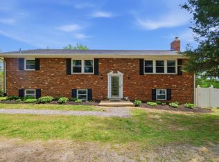 8915 Igoe St, Lorton, VA 22079