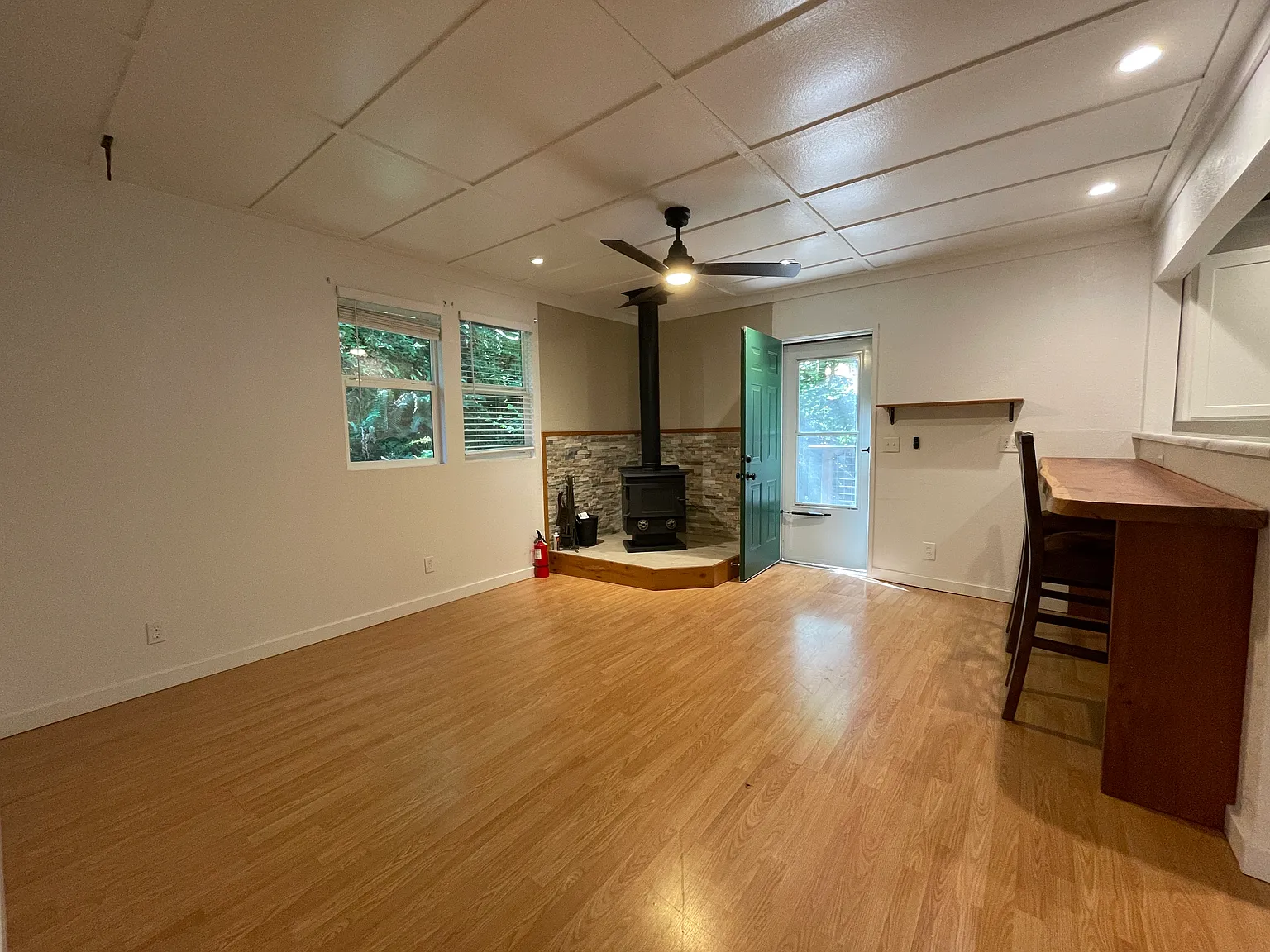2 bed, $1,900 — Photo 4