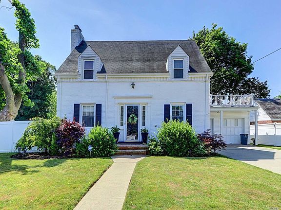 2nd image of 2 Lexington Cir