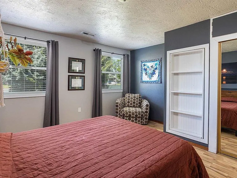 4804 N Walnut St #A — Photo 11