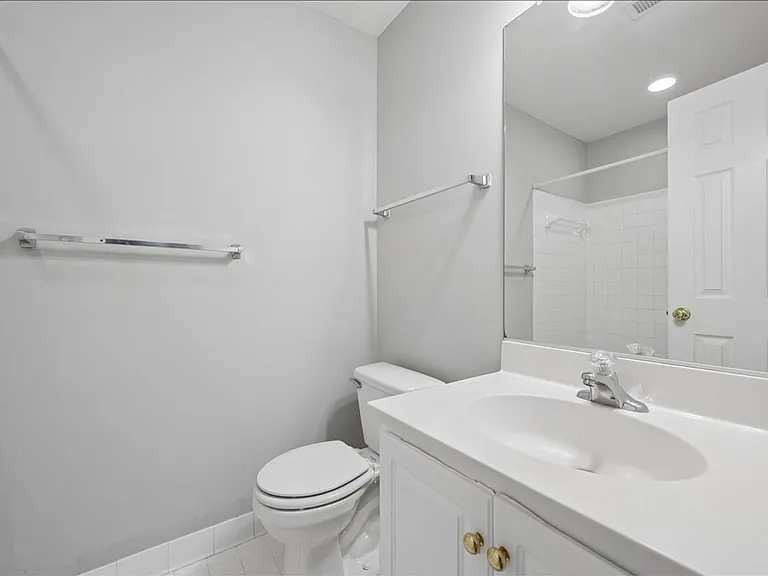 1004 Collindale Ave — Photo 34