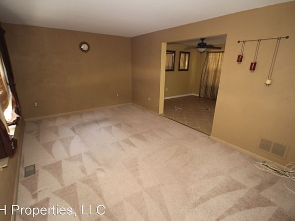 3rd image of 712 Lenstrom Friend Ct