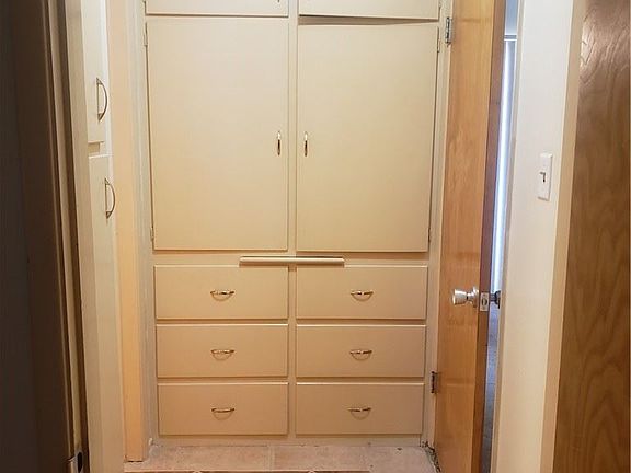4th image of 528 Cedar Ave Unit 1A