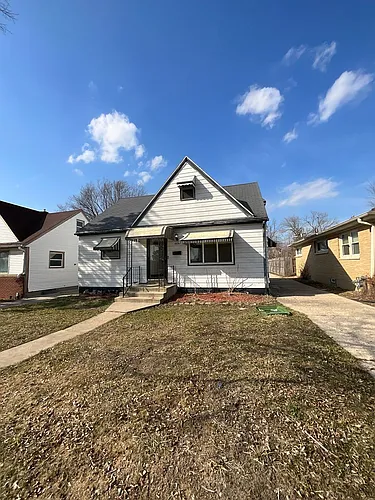 4334 W Eggert Pl Photo 1