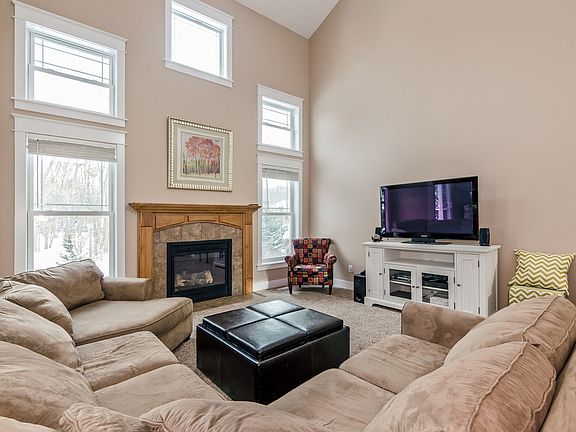 3rd image of 14903 Creek Edge Dr