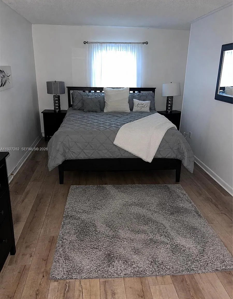 Castle Apartments 16 Cond — Photo 3