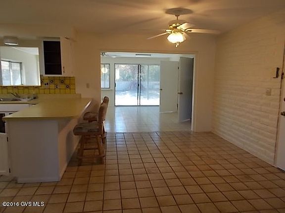 3rd image of 1672 S San Luis