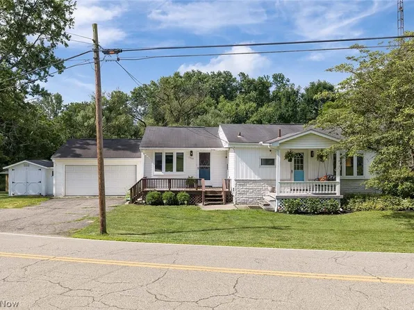 4631 Crystal Lake Ave NW, Canal Fulton, OH 44614