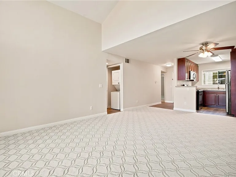 5540 Owensmouth Ave #306 — Photo 11