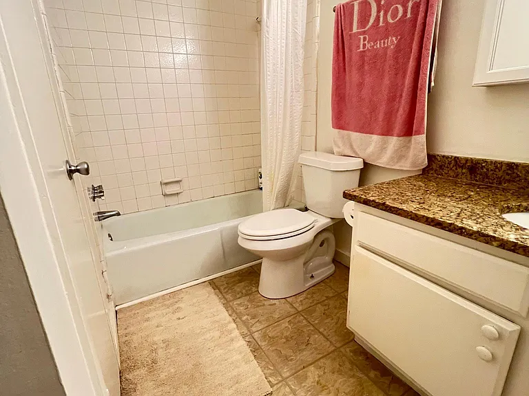 3619 W Markham St #9 — Photo 12