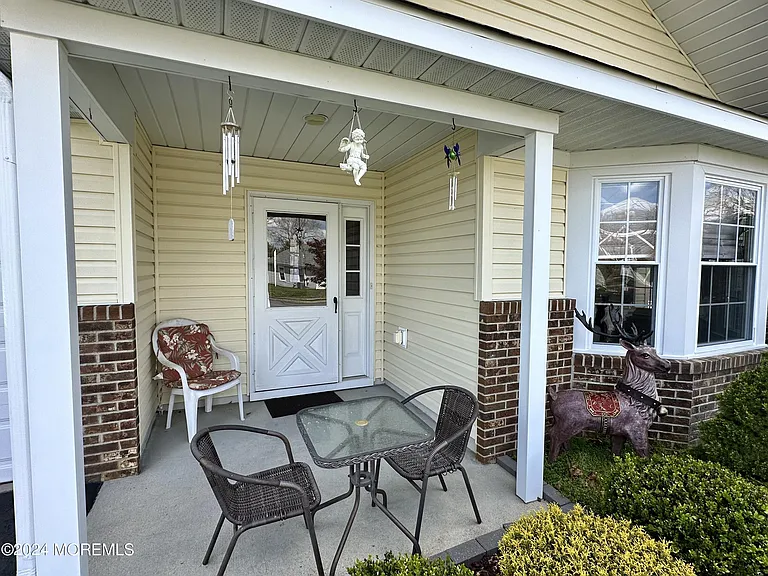 21 Dogwood Dr — Photo 2