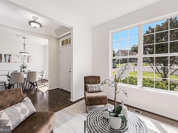 5th image of 10485 Genna Ln