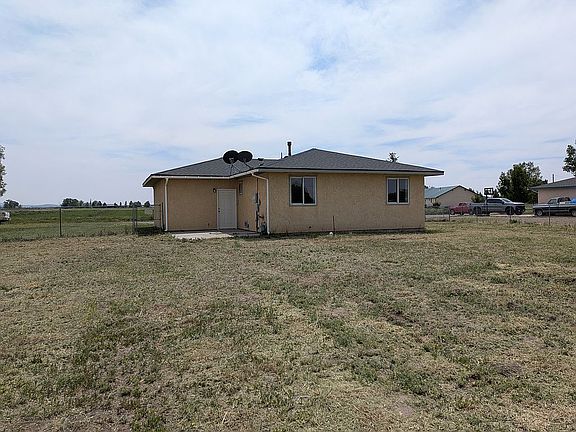 2nd image of 665 Kalmia St