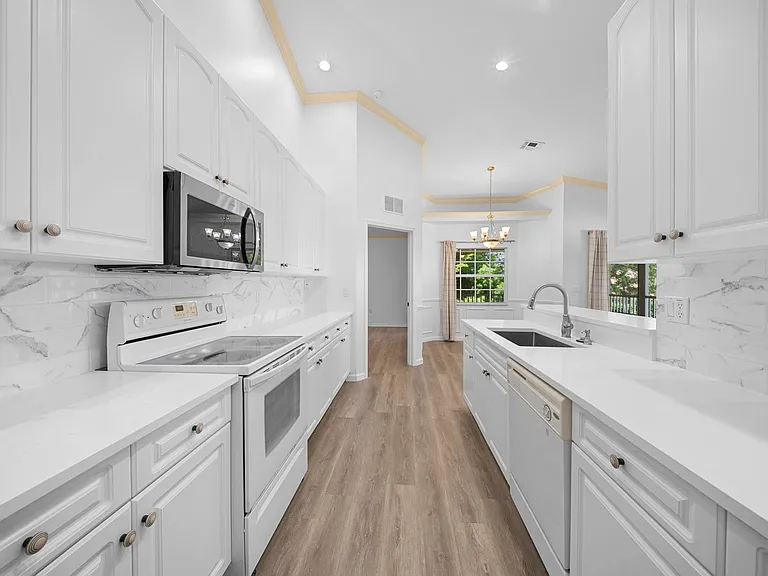 5370 Park Rd #4 — Photo 11