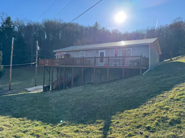 104 Virginia Town, Beckley, WV 25801