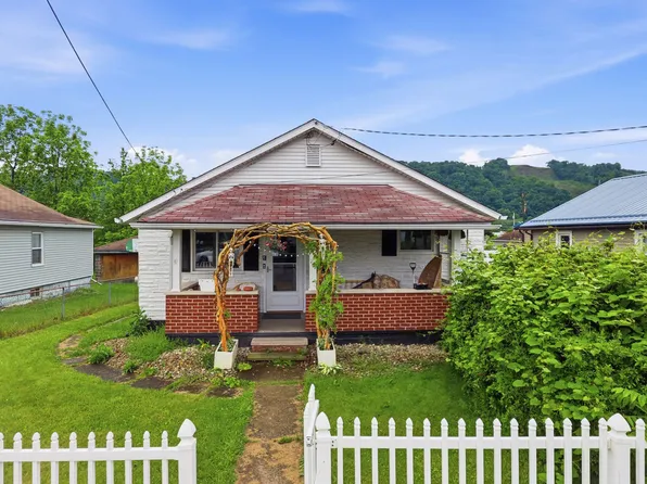 506 Grant St, Springdale, PA 15144