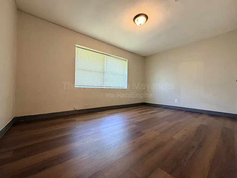 5601 Belaire Dr #D — Photo 12