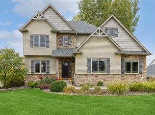 6125 E Oakwood Dr, Pleasant Hill, IA 50327