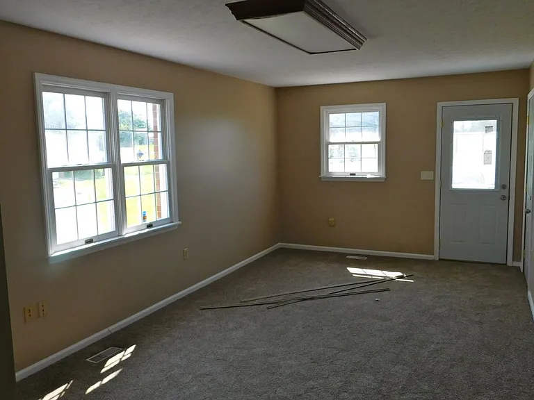 7608 Kyles Station Rd — Photo 10