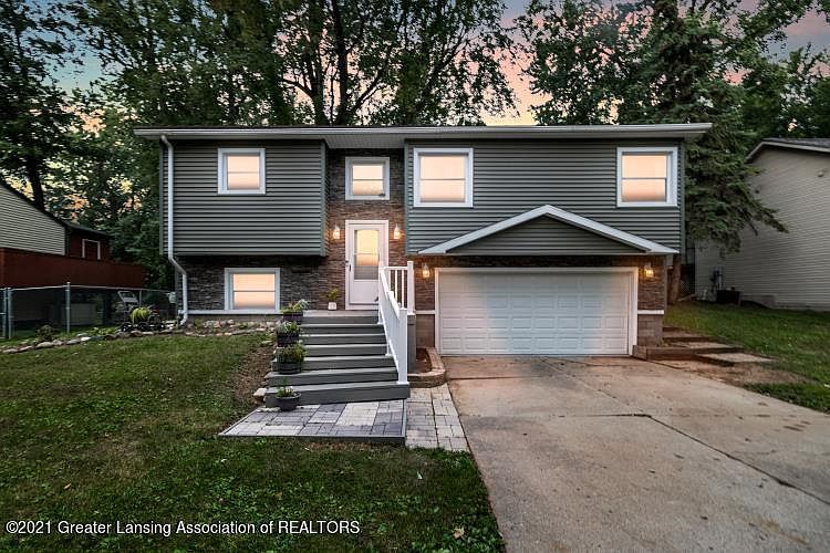 1st image of 3712 Stoneleigh Dr
