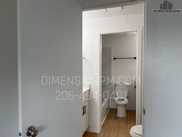 Apartment in Pacific! Easy to book Self Tours! — Photo 19