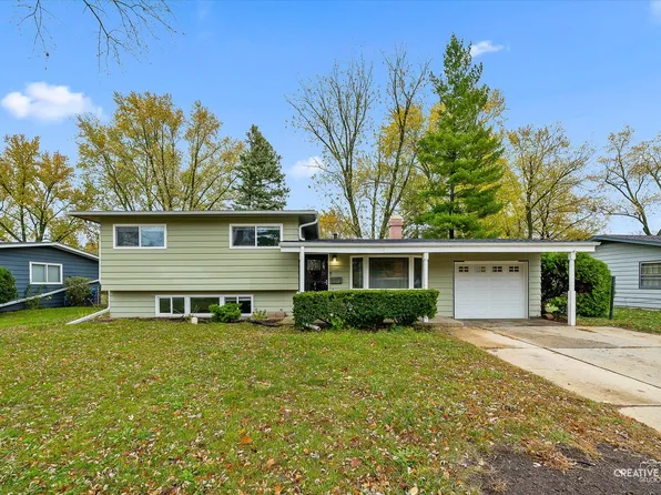 114 Boulder Hill Pass, Montgomery, IL 60538