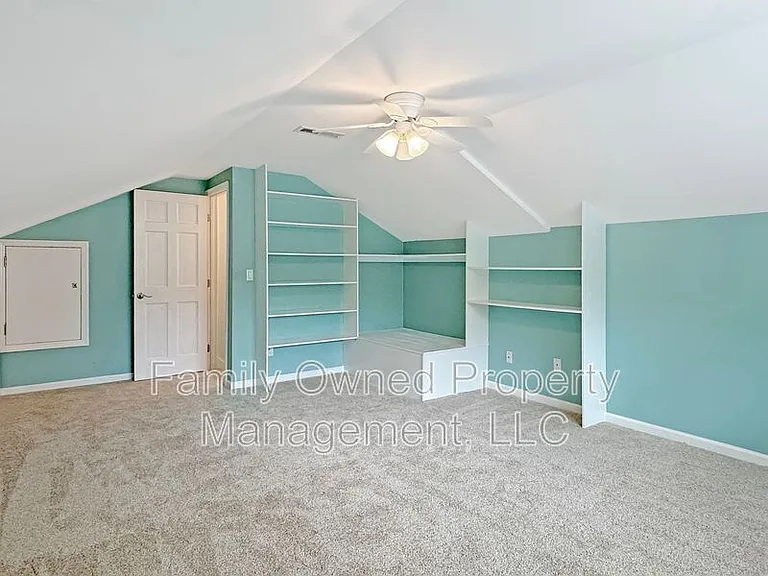 105 Pryors Ln — Photo 23