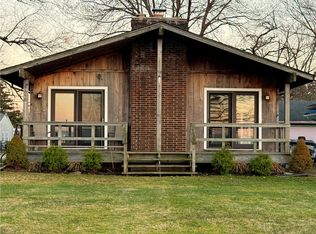 9090 Headlands Rd, Mentor, OH 44060