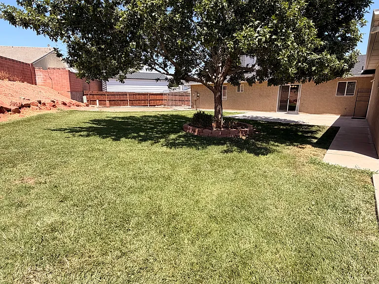 1743 W Green Valley Ln — Photo 19