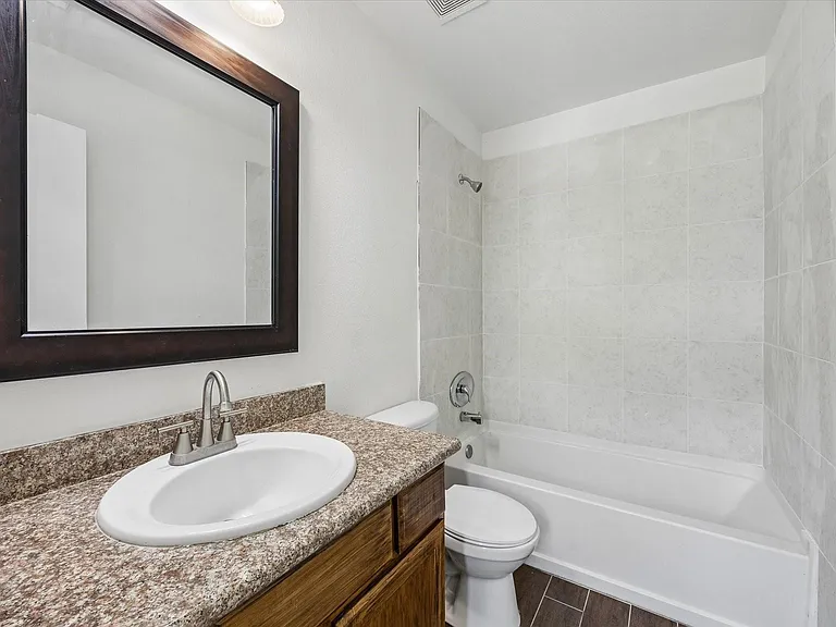 6106 Settlers Lake Cir E — Photo 18