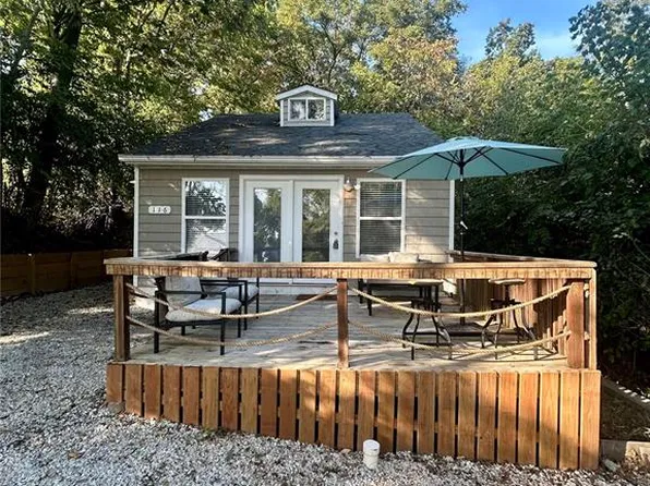 116 E Clinton St, Grafton, IL 62037