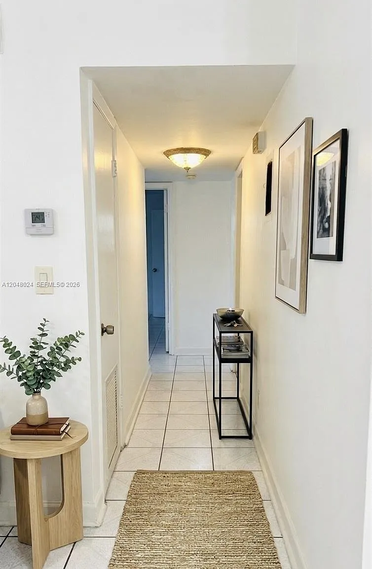 Oakland Shores Condominiu — Photo 4