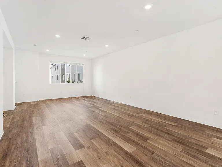 14055 Ruby Ln — Photo 13