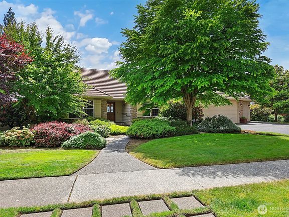 2nd image of 1153 Palomino Drive SE