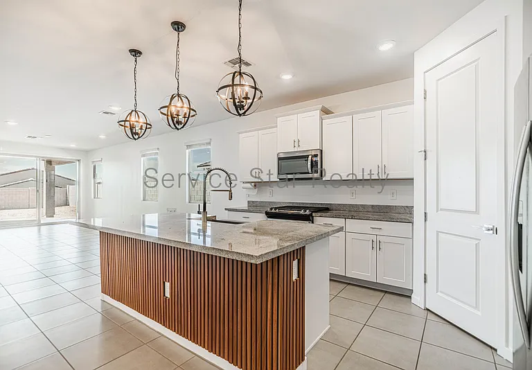 4398 W Janie St — Photo 7