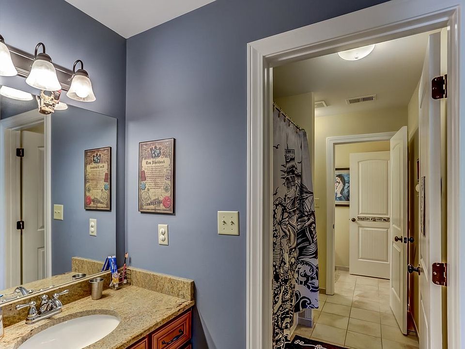 2nd image of 6072 Windsor Oak Dr