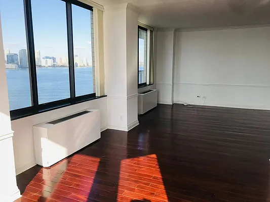 Sold by BATTERY PARK CITY RESIDENTIAL LLC | media 6