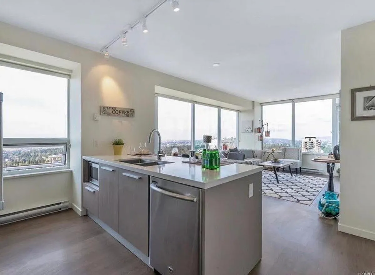 Building Photo - 6333 Silver Ave #36XX