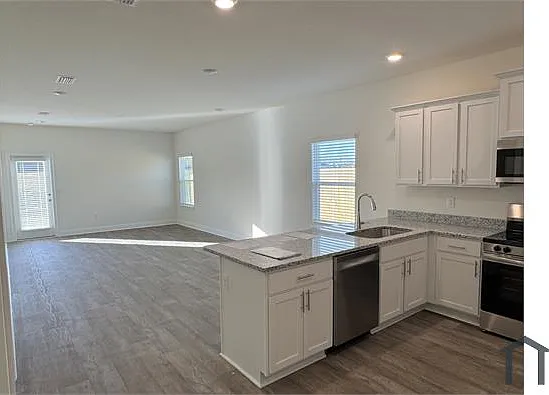 4 bed, 1504 sqft, $2,075 — Photo 4
