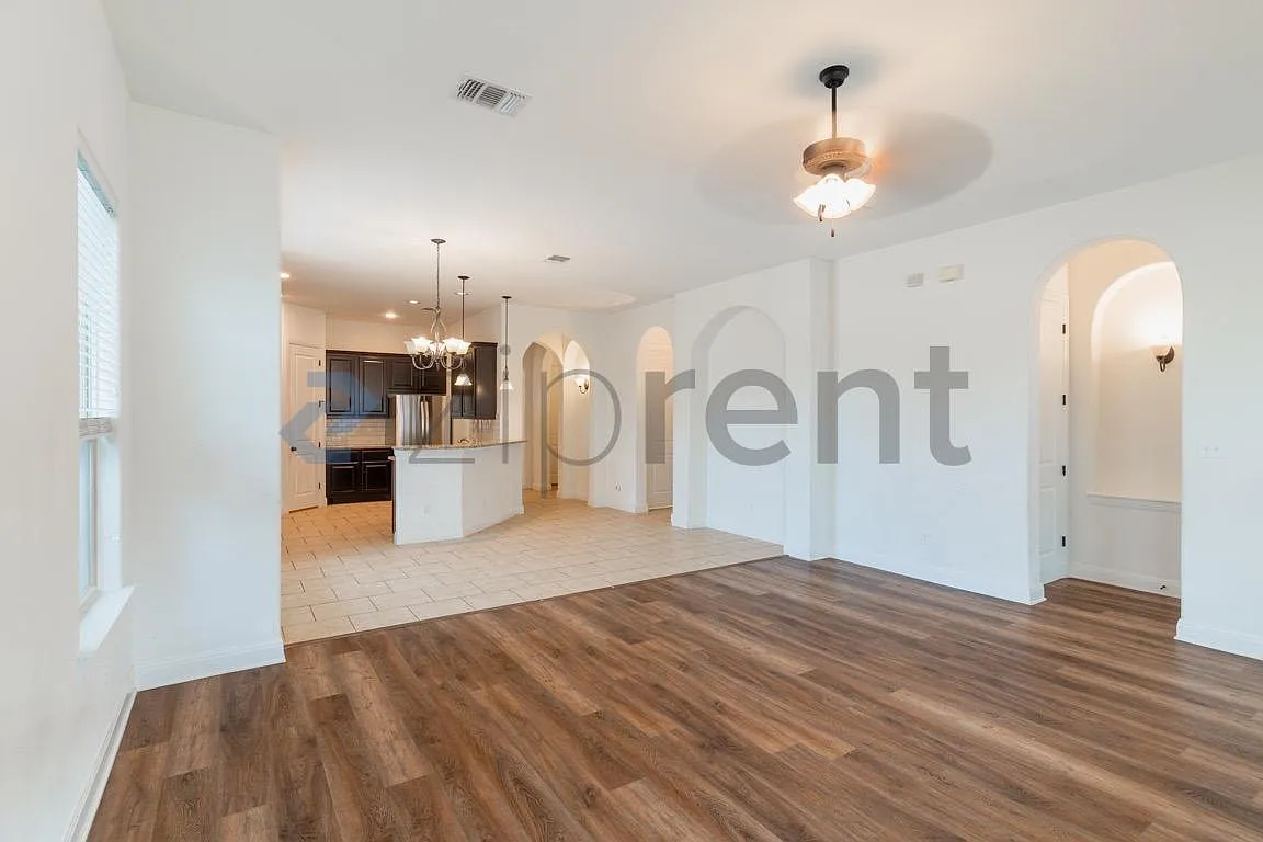3 bed, 2095 sqft, $2,650 — Photo 4